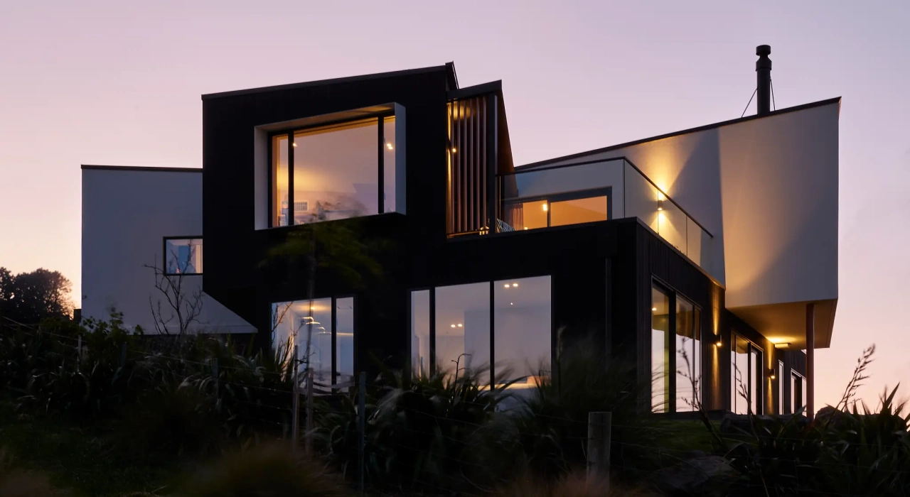 <img alt=" Haumoko House at dusk by Site Architecture — dark and white volumes against evening sky, Clifton Christchurch residential architecture." src="/images/2/5/1/0/2/251029lmhl075-6a0f8267.webp?description" width="2048" height="1536" />