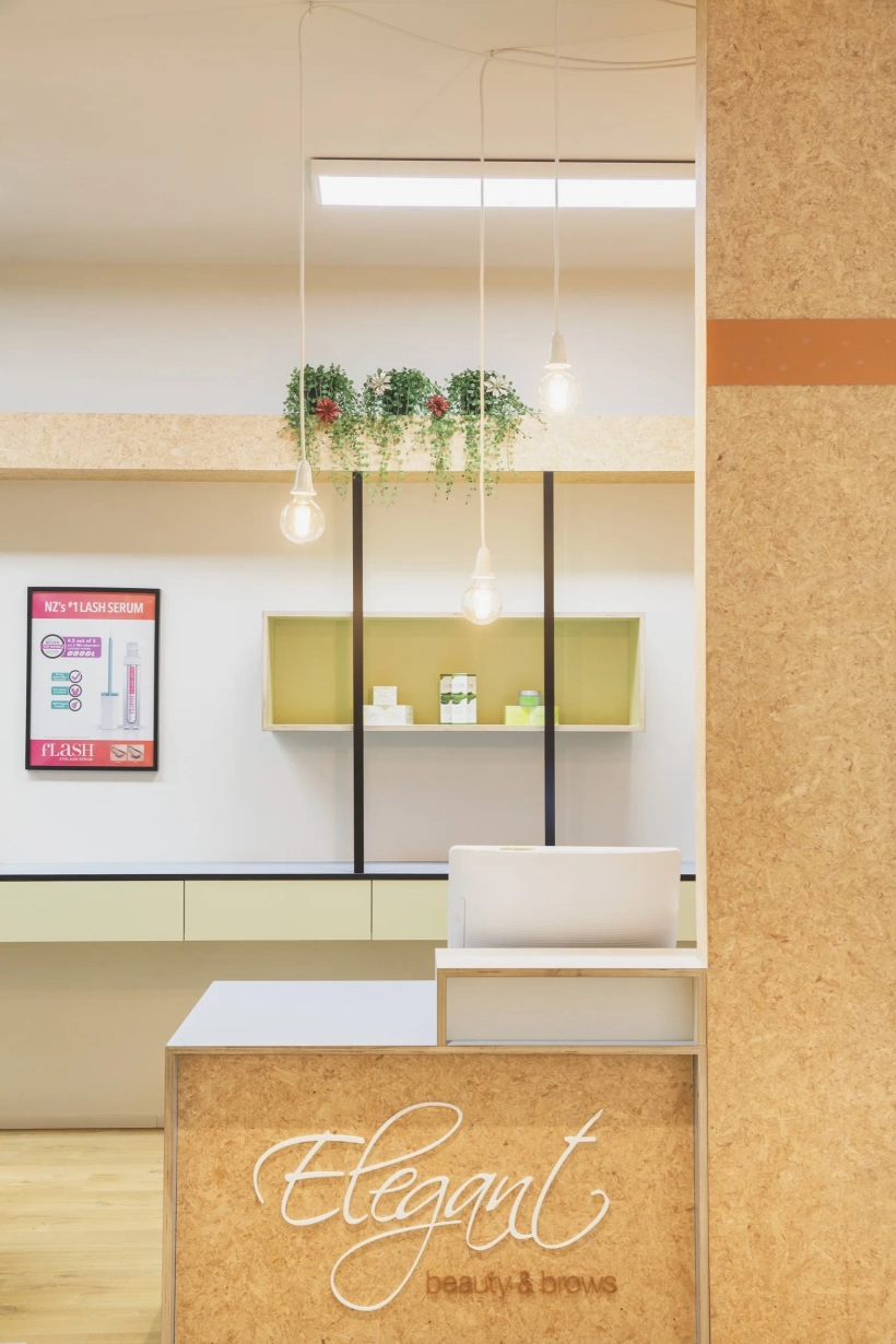 <img alt="" src="/images/s/i/t/e/-/site-arch-elegant-beauty5-b58a5340.webp?description" width="1706" height="2560" />