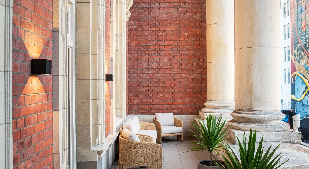 <img alt="" src="/images/s/i/t/e/-/site-architecture-suite-17-ogb-interior-architecture3-cce03505.webp?description" width="2560" height="1707" />